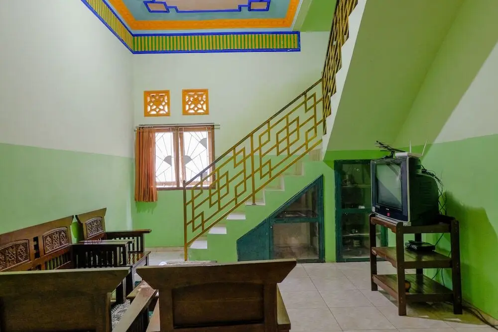 Бату: Sumber Urip Family Homestay by OYO Rooms