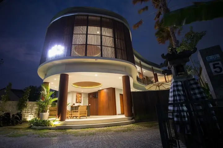 Керобокан: Curve House Umalas