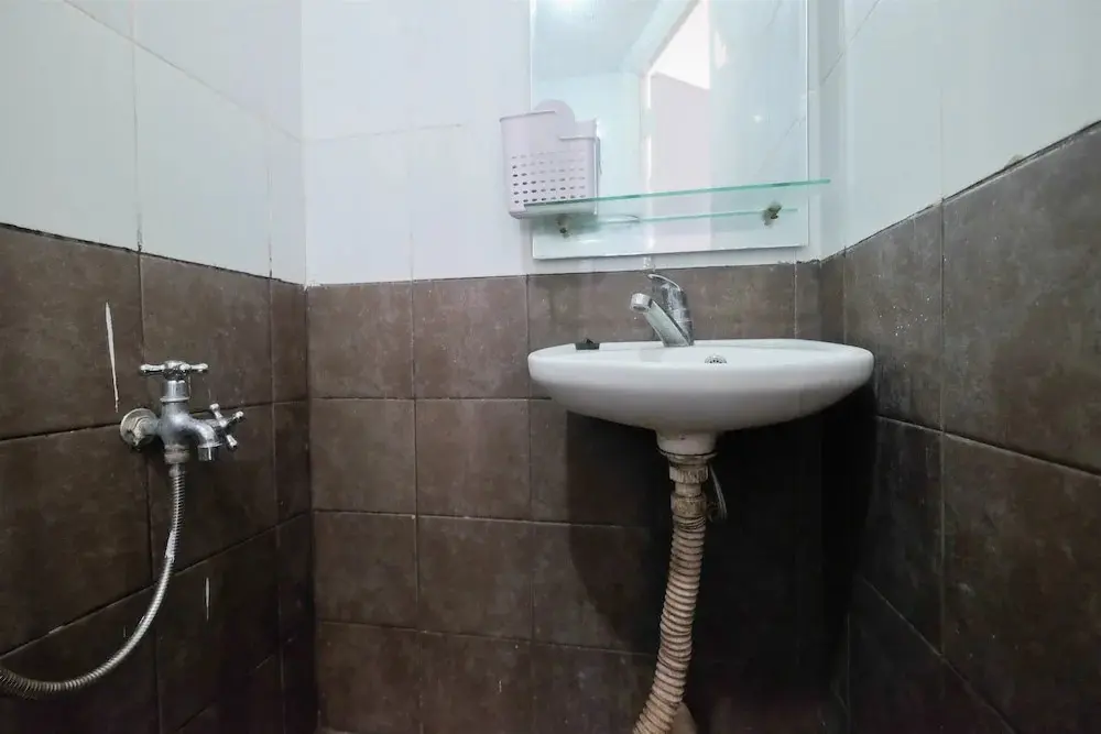 Джакарта: Homey and Relaxing 2BR Green Pramuka Apartment