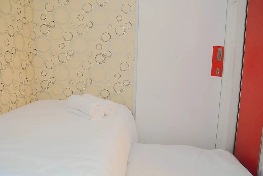 Джакарта: Homey and Relaxing 2BR Green Pramuka Apartment