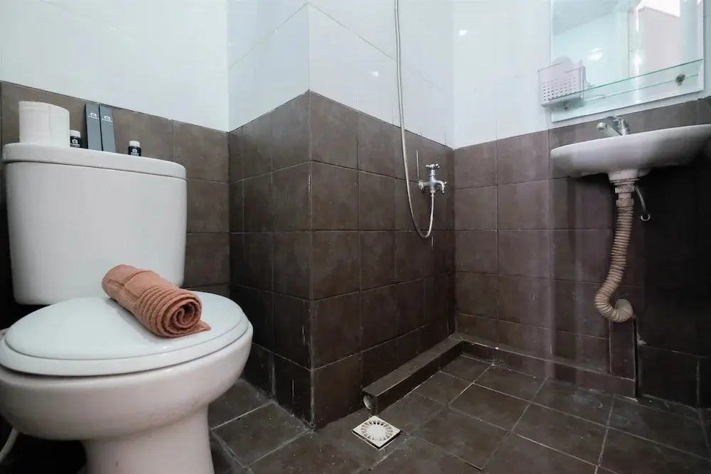 Джакарта: Homey and Relaxing 2BR Green Pramuka Apartment