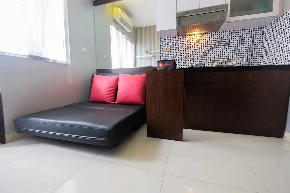 Джакарта: Homey and Relaxing 2BR Green Pramuka Apartment