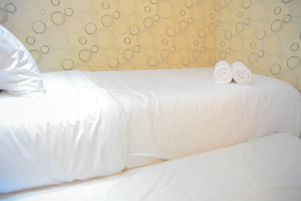 Джакарта: Homey and Relaxing 2BR Green Pramuka Apartment