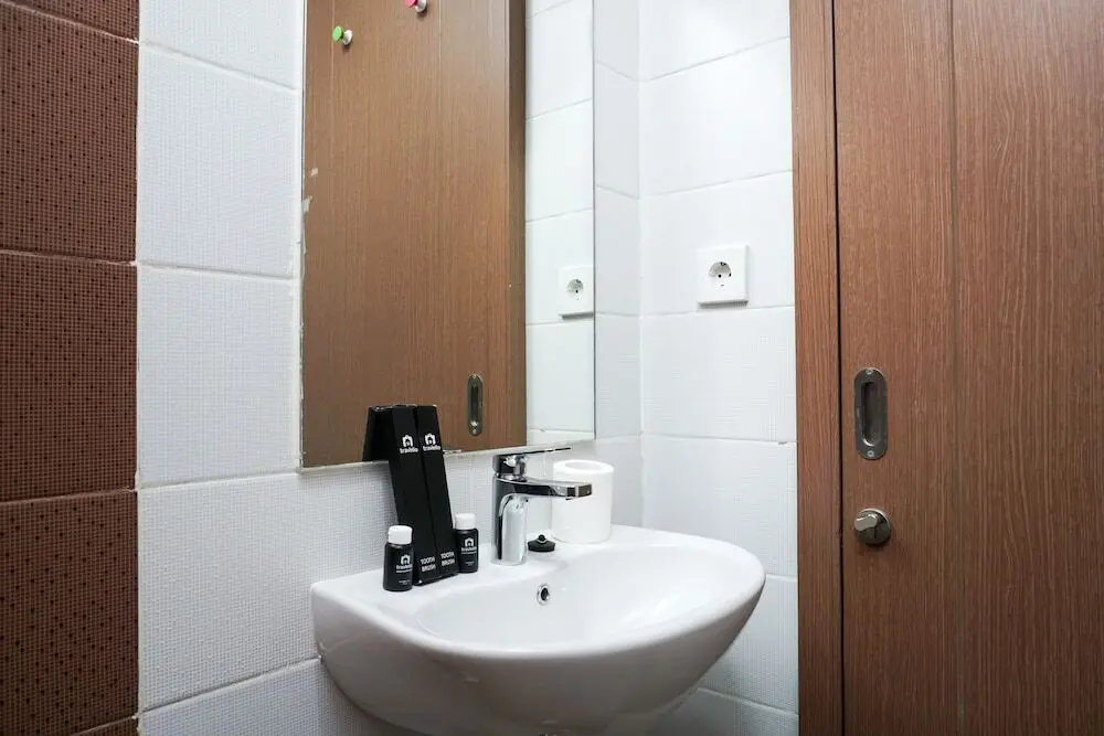 Джакарта: Minimalist Style Puri Orchard Studio Apartment