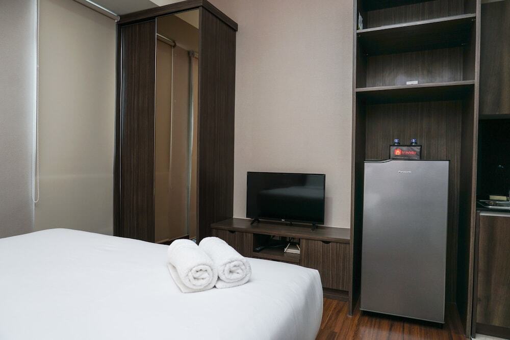 Джакарта: Minimalist Style Puri Orchard Studio Apartment