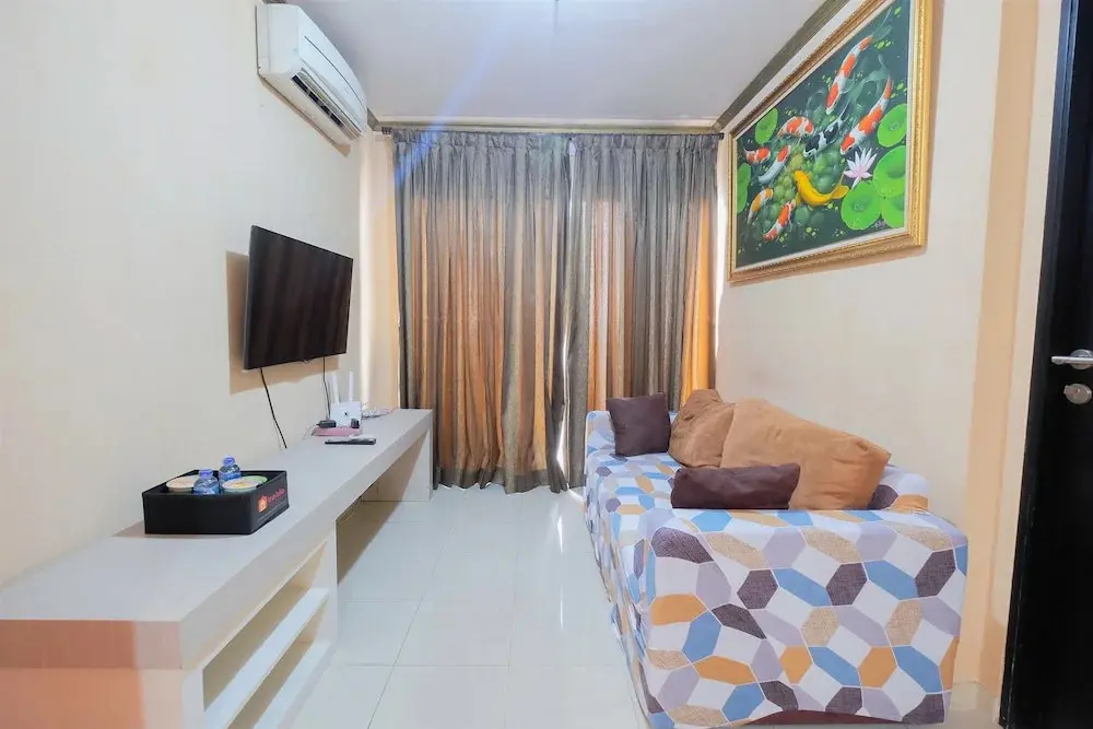 Джакарта: Homey 1br at Cervino Village Apartment