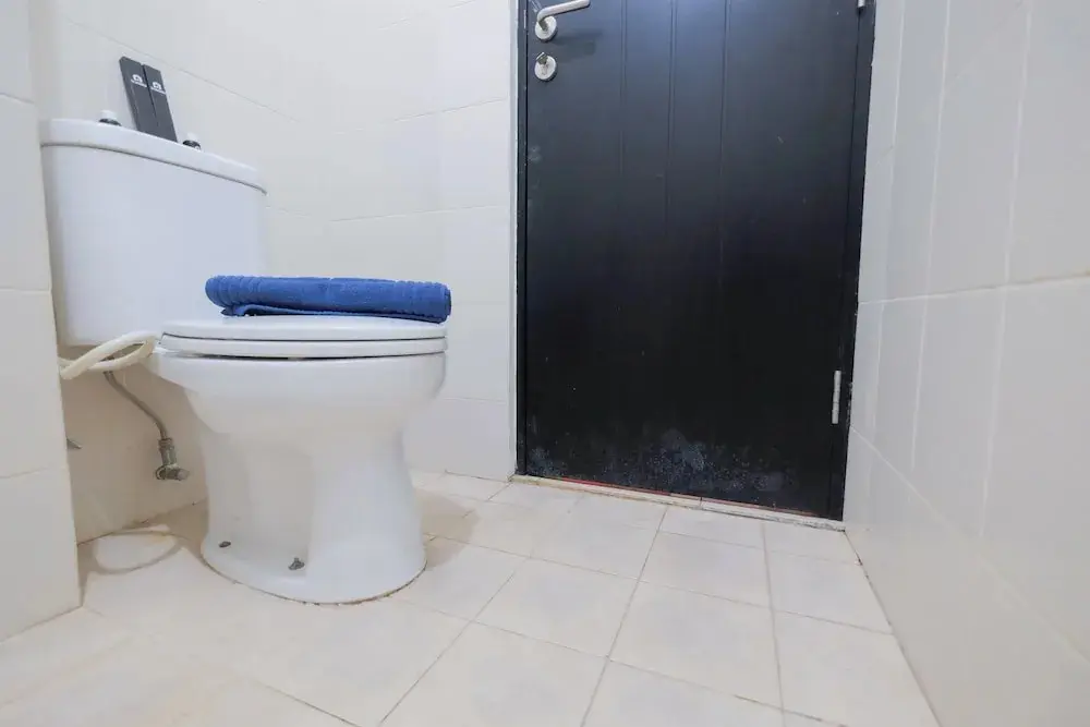 Джакарта: Homey 1br at Cervino Village Apartment