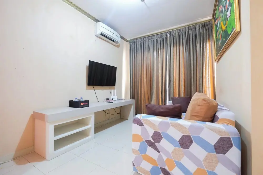 Джакарта: Homey 1br at Cervino Village Apartment