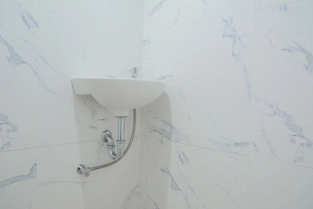 Джакарта: Pool View 2BR with Sofa Bed Bassura City Apartment