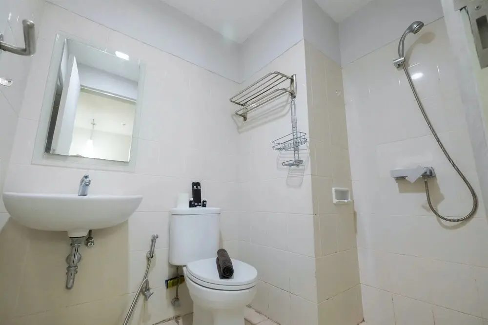 Джакарта: 2BR with Sofa Bed Cervino Tebet Apartment