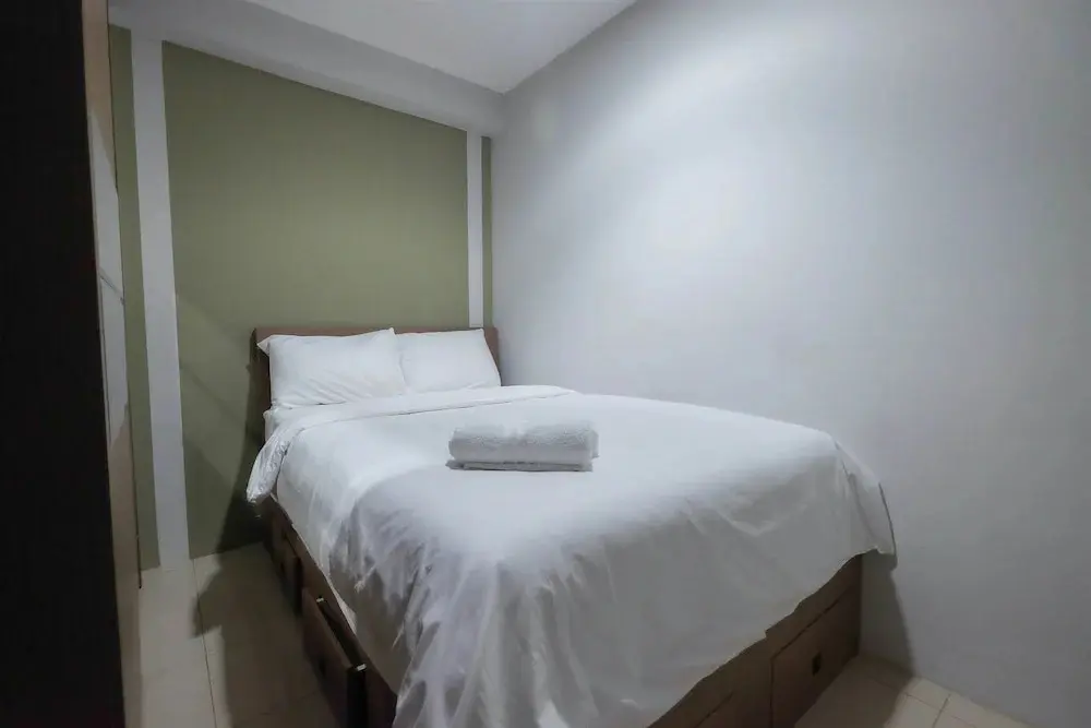 Джакарта: 2BR with Sofa Bed Cervino Tebet Apartment