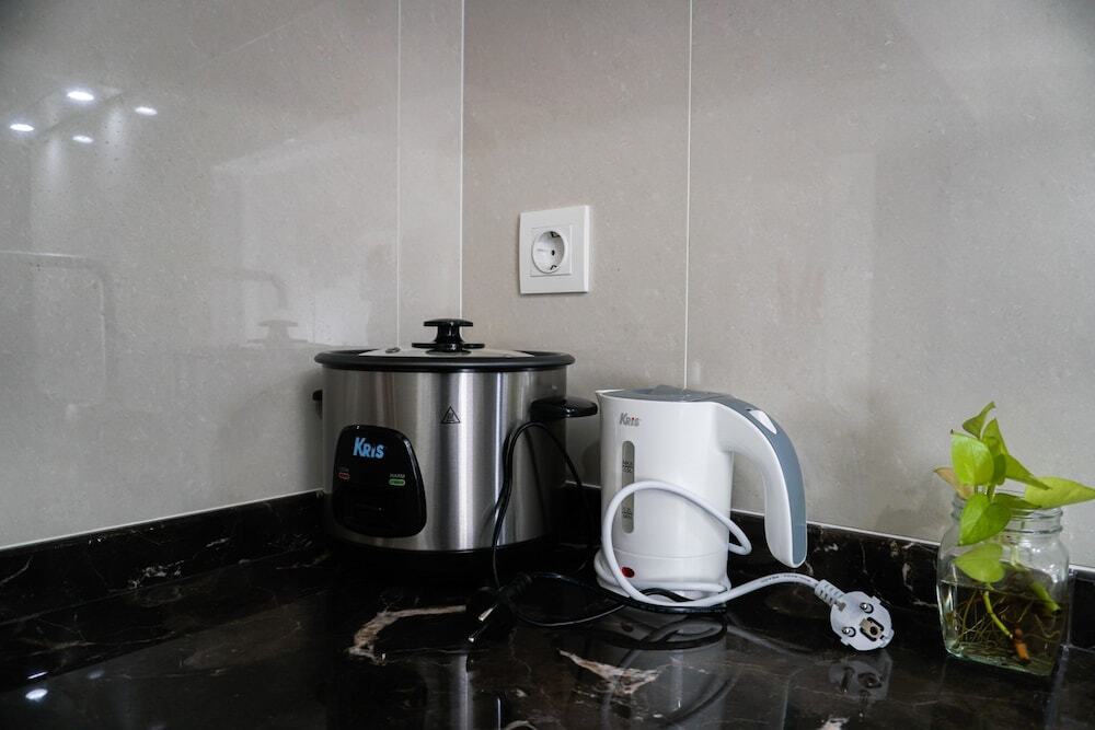 Джакарта: Affordable 1br Puri Mansion Apartment