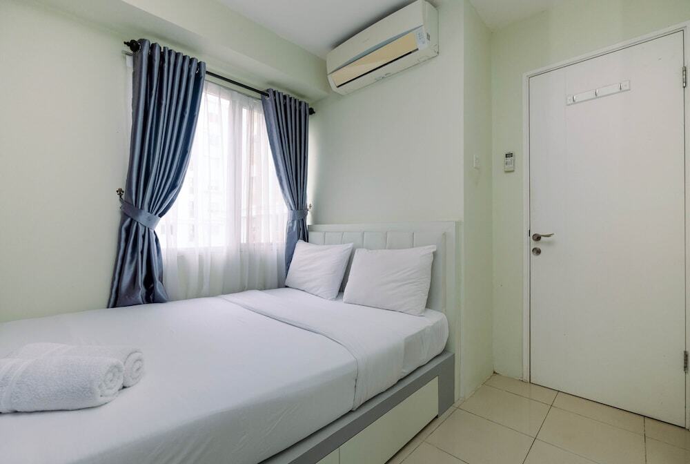 Джакарта: Modern and Cozy 2BR Apartment at Green Palace Kalibata
