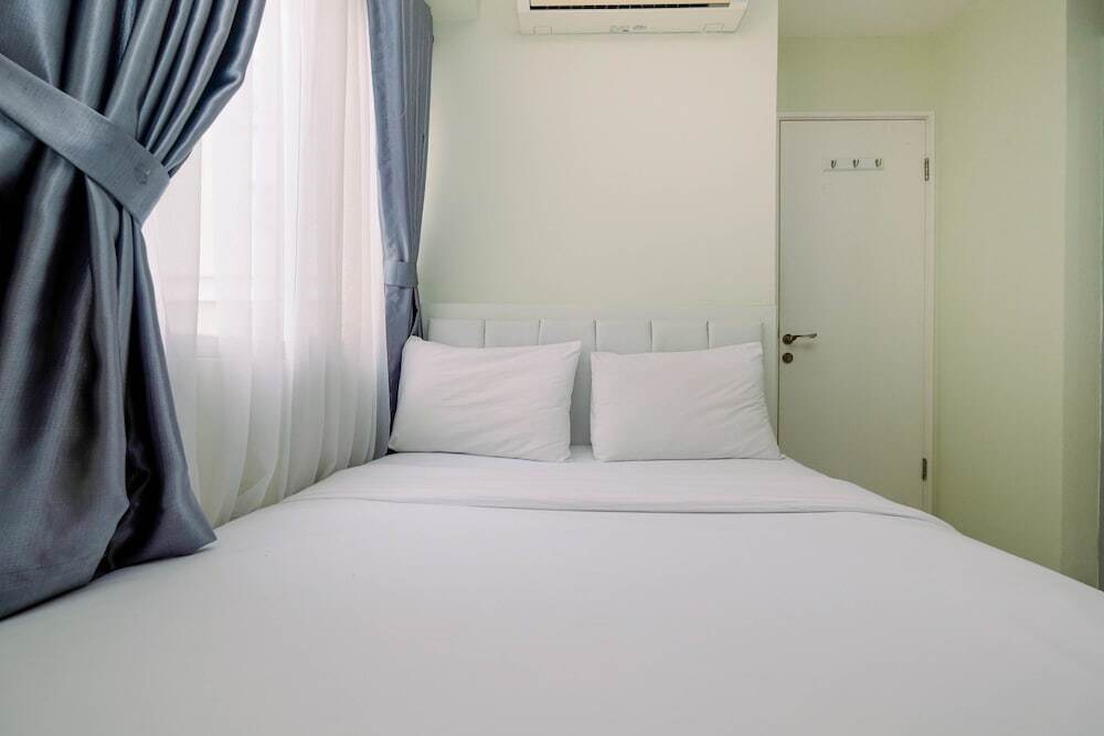 Джакарта: Modern and Cozy 2BR Apartment at Green Palace Kalibata