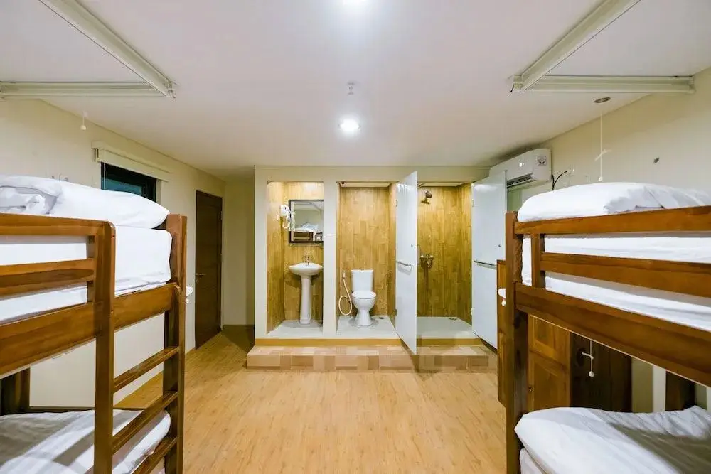 Чангу: Caroline Hostel