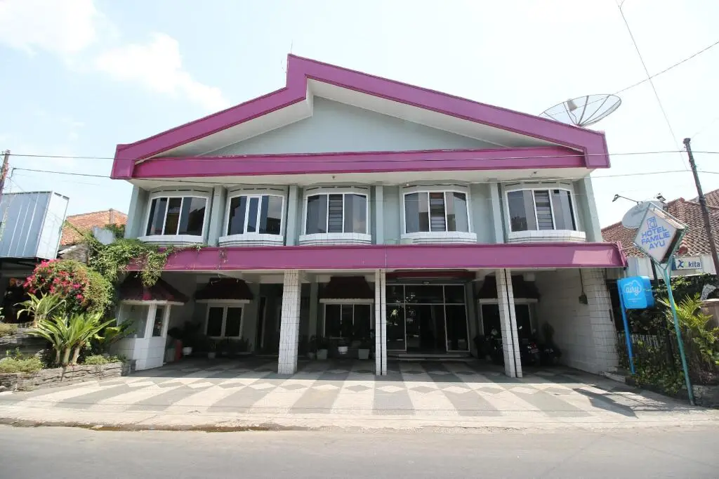 Гарут: Hotel Familie Ayu Garut