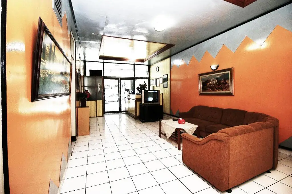 Гарут: Hotel Familie Ayu Garut