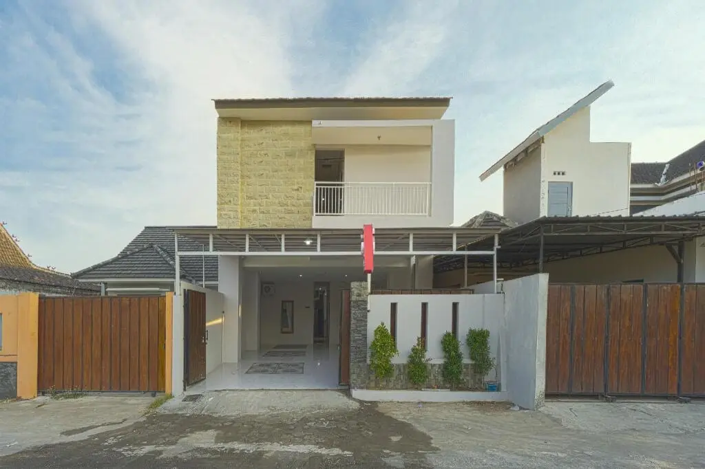 Батуретно: OYO 1542 Yessy Mansion