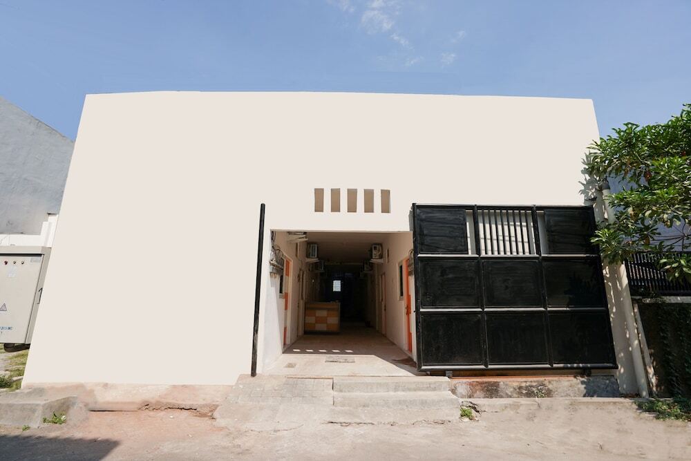 Сурабая: Oyo 1354 Ace Homestay