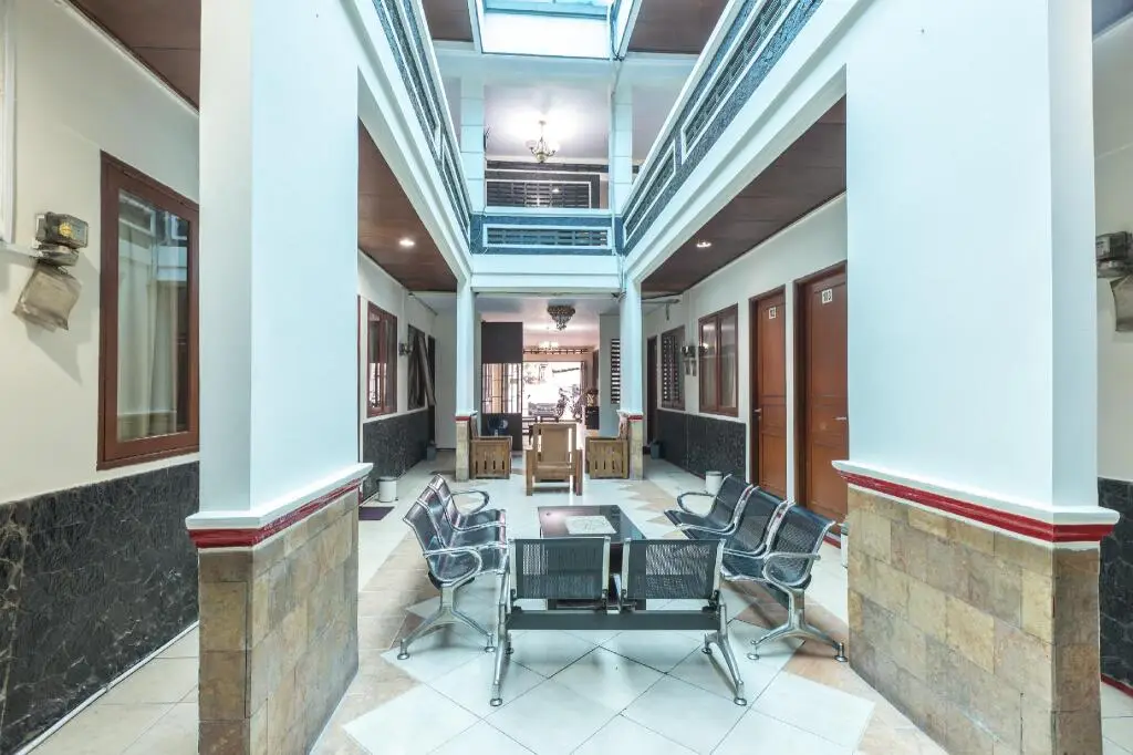 Джакарта: OYO 1672 Wisma Barkah