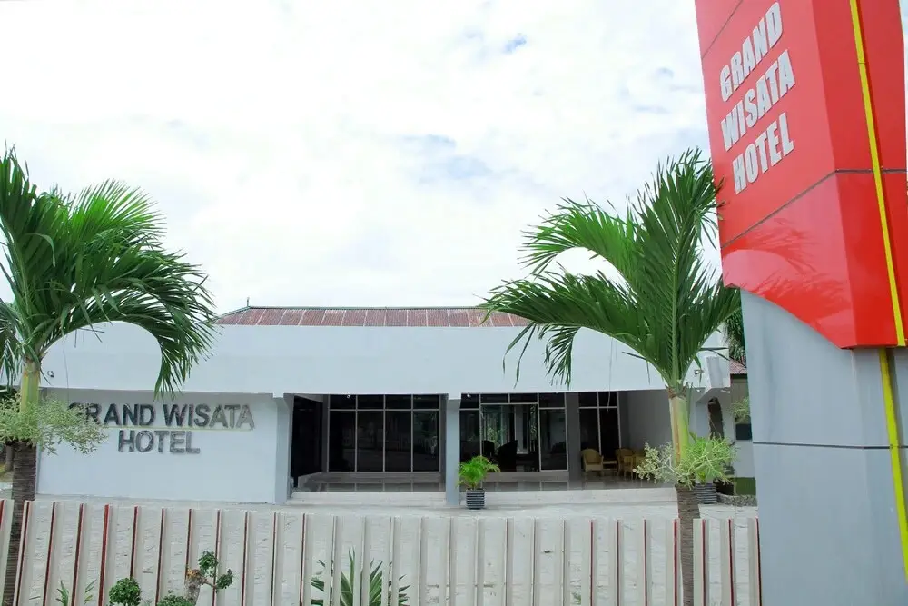 Палу: OYO 1325 Grand Wisata Hotel