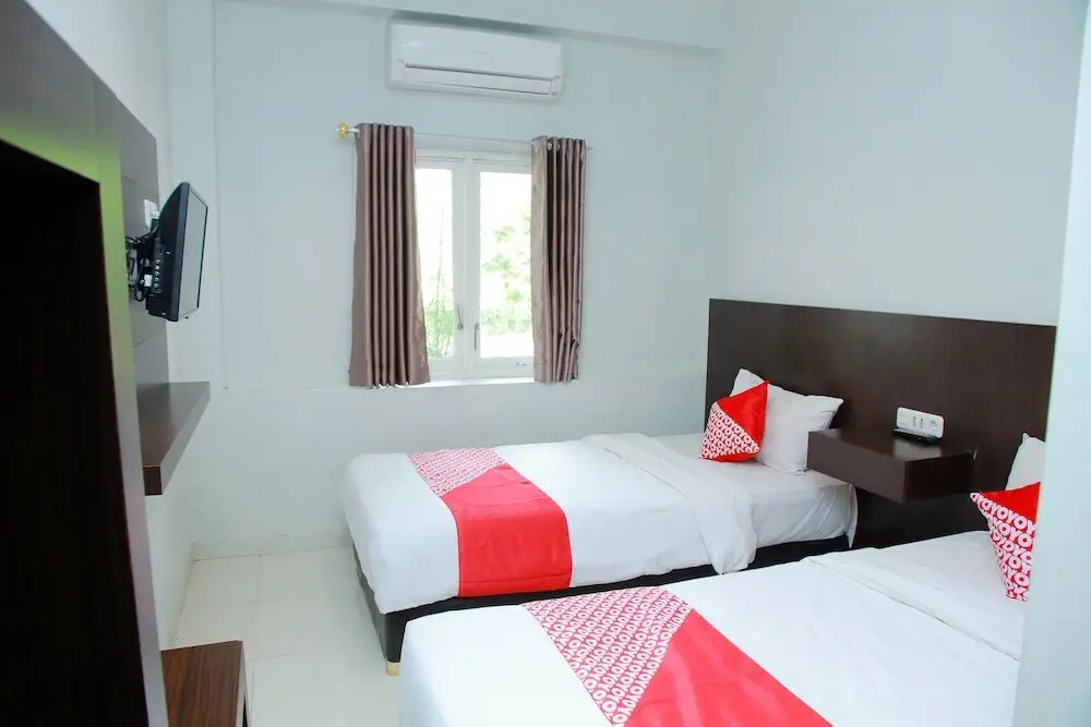 Палу: OYO 1325 Grand Wisata Hotel