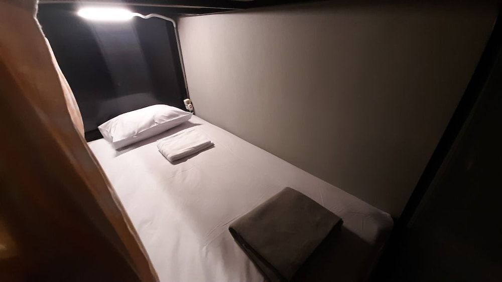 Кута: Bed Box Bali - Hostel