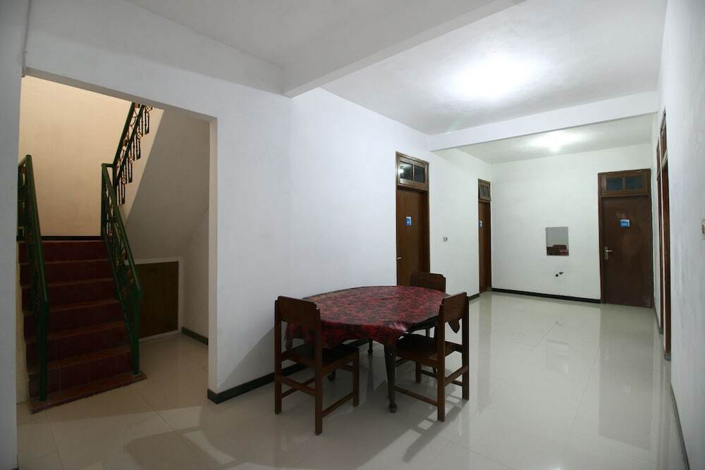 Сурабая: Medokan House Syariah Surabaya