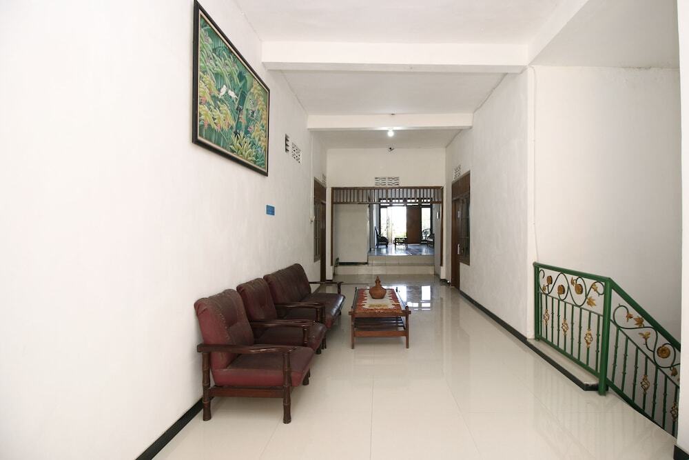 Сурабая: Medokan House Syariah Surabaya