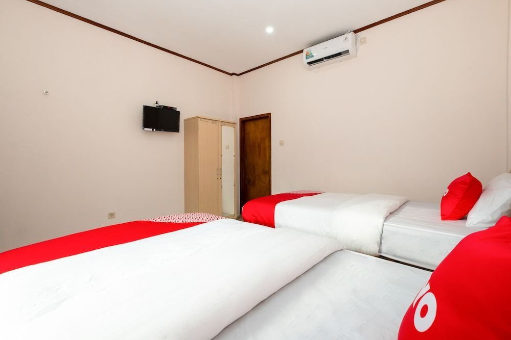 Кута: OYO 1536 Jeri Homestay
