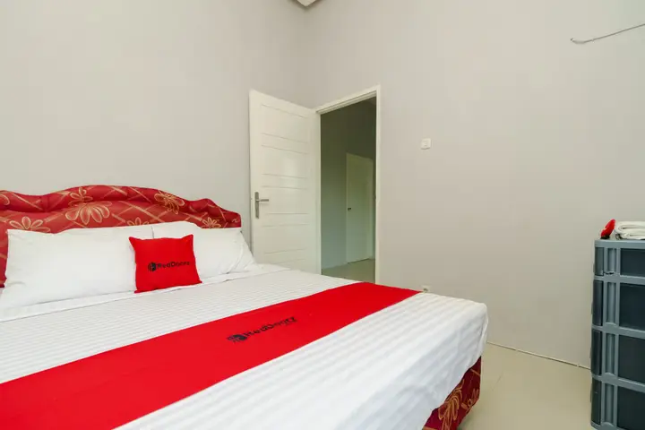 Палембанг: RedDoorz @ Jalan Demang Lebar Raya Palembang