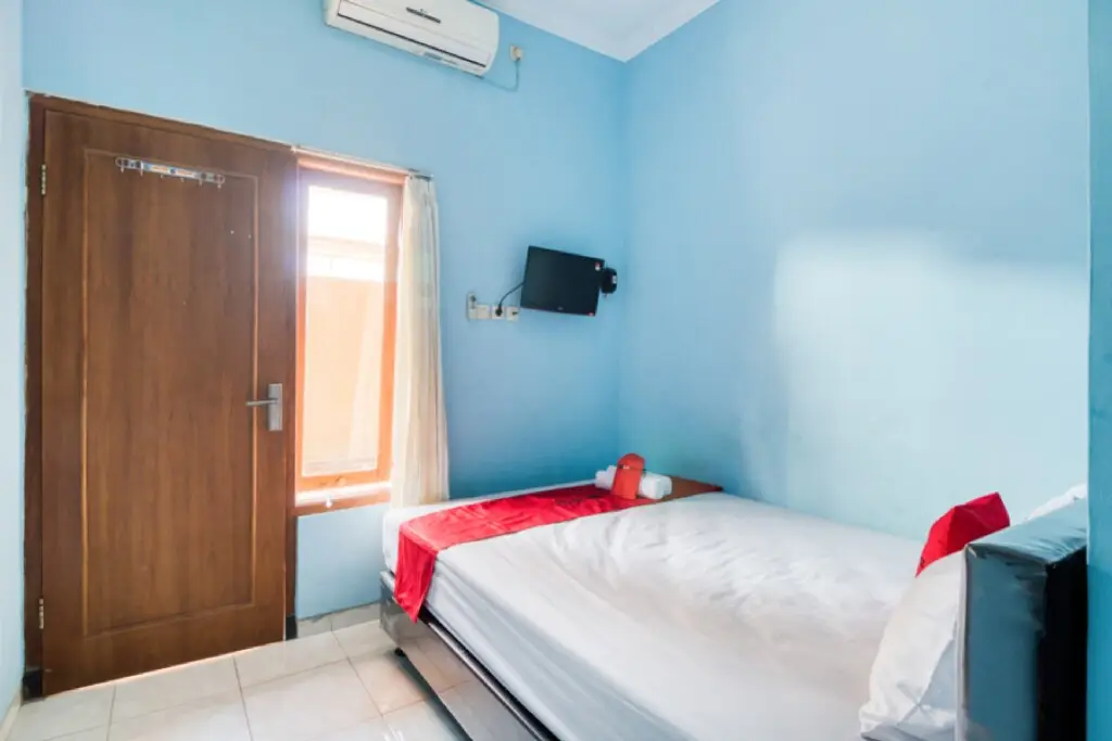 Депок: RedDoorz @ Nologaten Ambarukmo