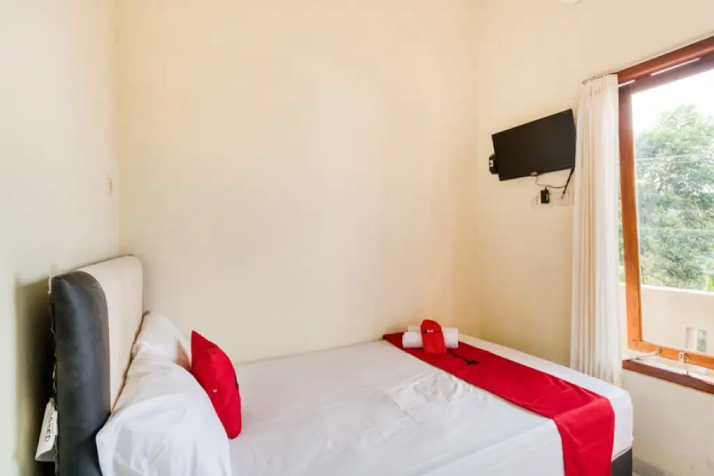 Депок: RedDoorz @ Nologaten Ambarukmo