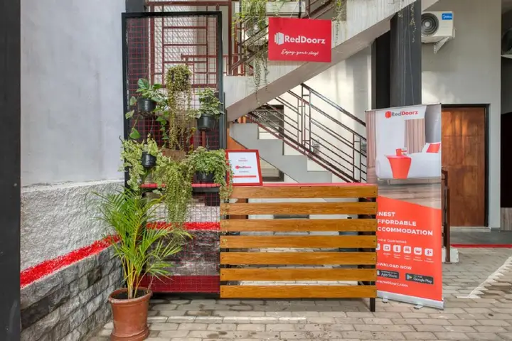 Сурабая: RedDoorz Syariah near Marvell City Mall 2