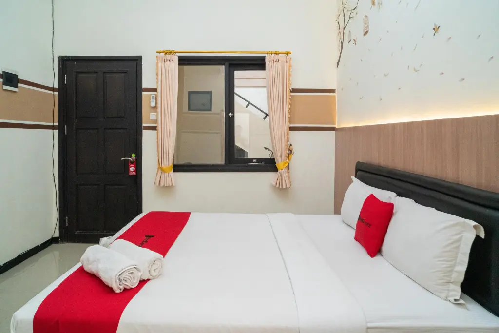 Сурабая: RedDoorz Syariah near Marvell City Mall 2