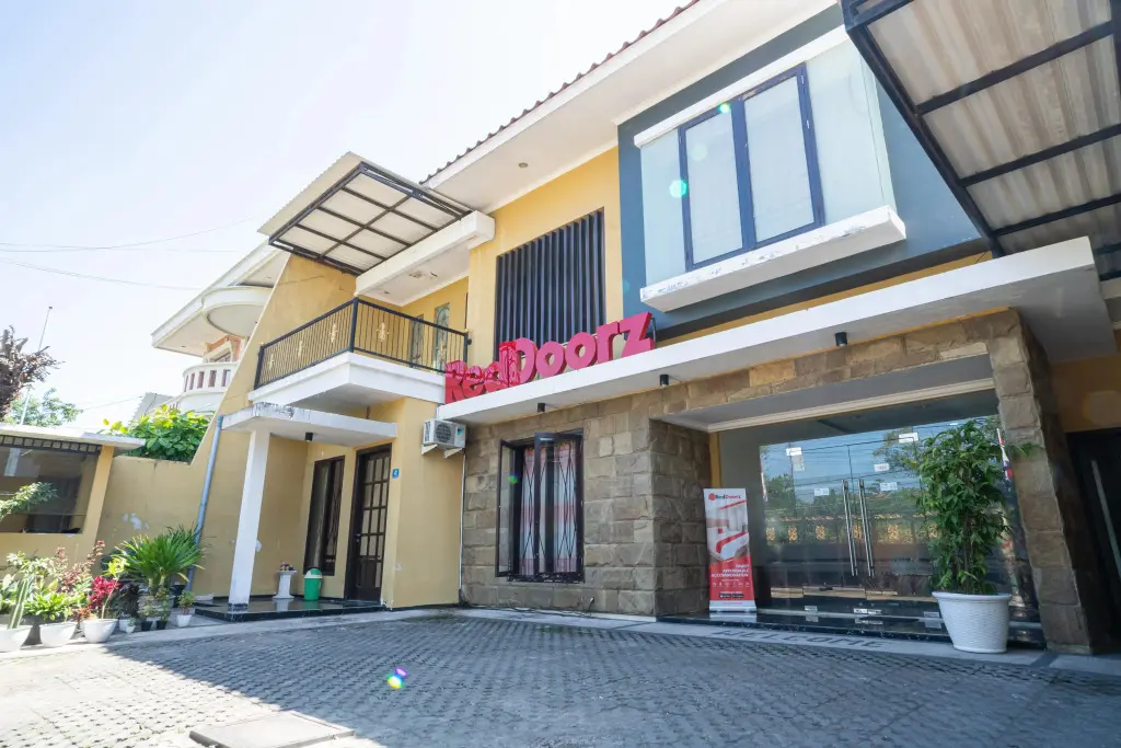 Сурабая: RedDoorz Syariah near Marvell City Mall 2