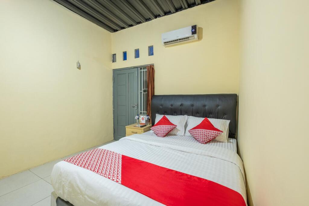 Караванг: OYO 1120 Hotel Grand Liquid