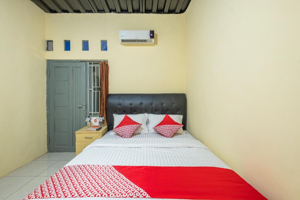 Караванг: OYO 1120 Hotel Grand Liquid