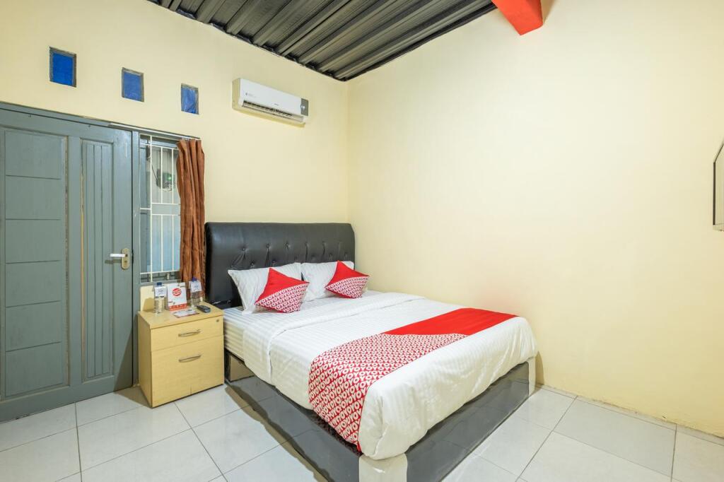 Караванг: OYO 1120 Hotel Grand Liquid