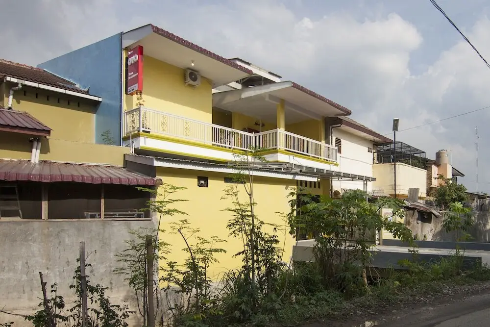 Медан: OYO 1235 Tona Residence