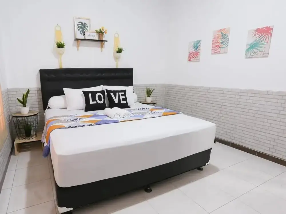Депок: Gilgal Guesthouse