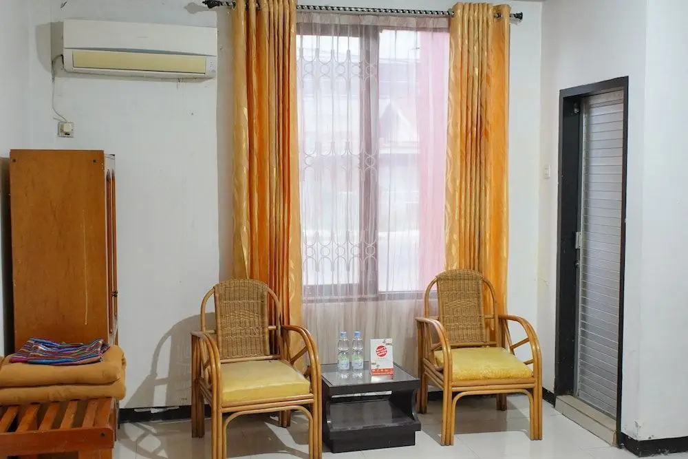 Палу: OYO 1333 Wisata Hotel