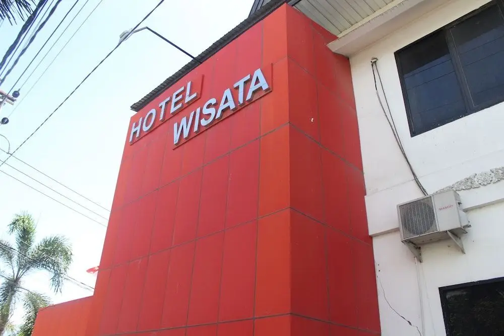 Палу: OYO 1333 Wisata Hotel