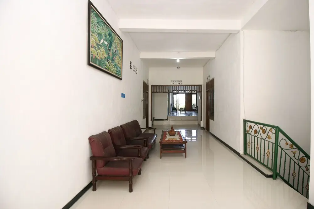 Сурабая: Airy Eco Syariah Rungkut Raya Medokan Sawah 28 Surabaya