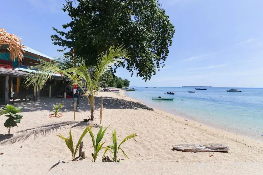 Вори: Airy Eco Lingkungan Satu 36 Bunaken