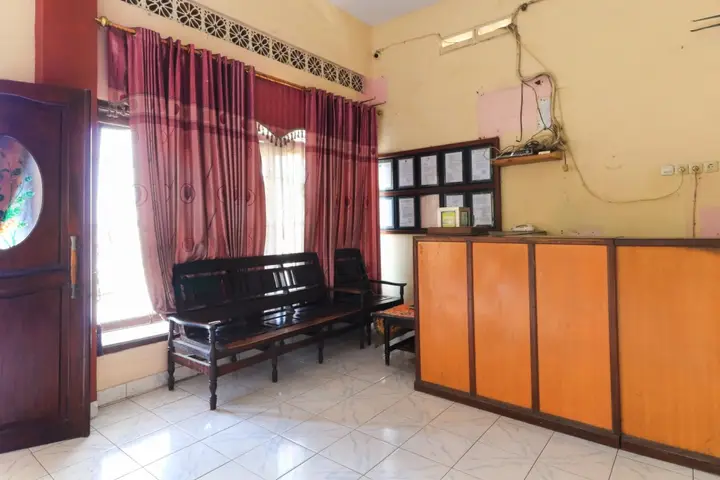 Сурабая: Erysa Hotel
