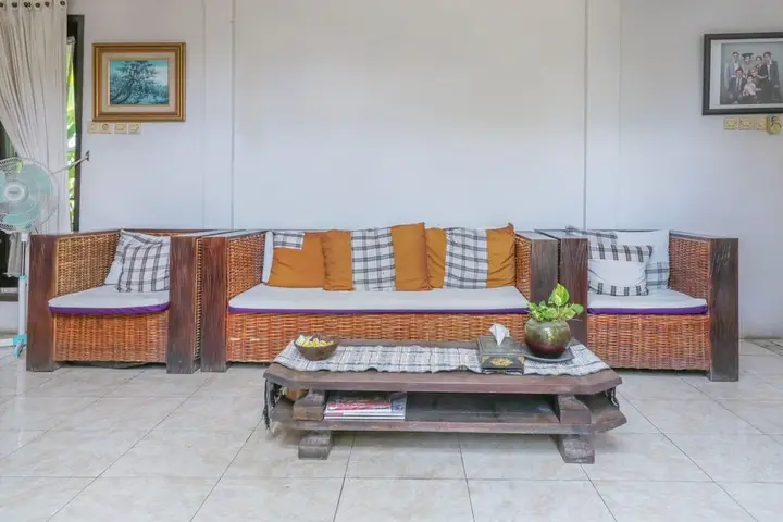 Матарам: OYO 1757 Villa Dende