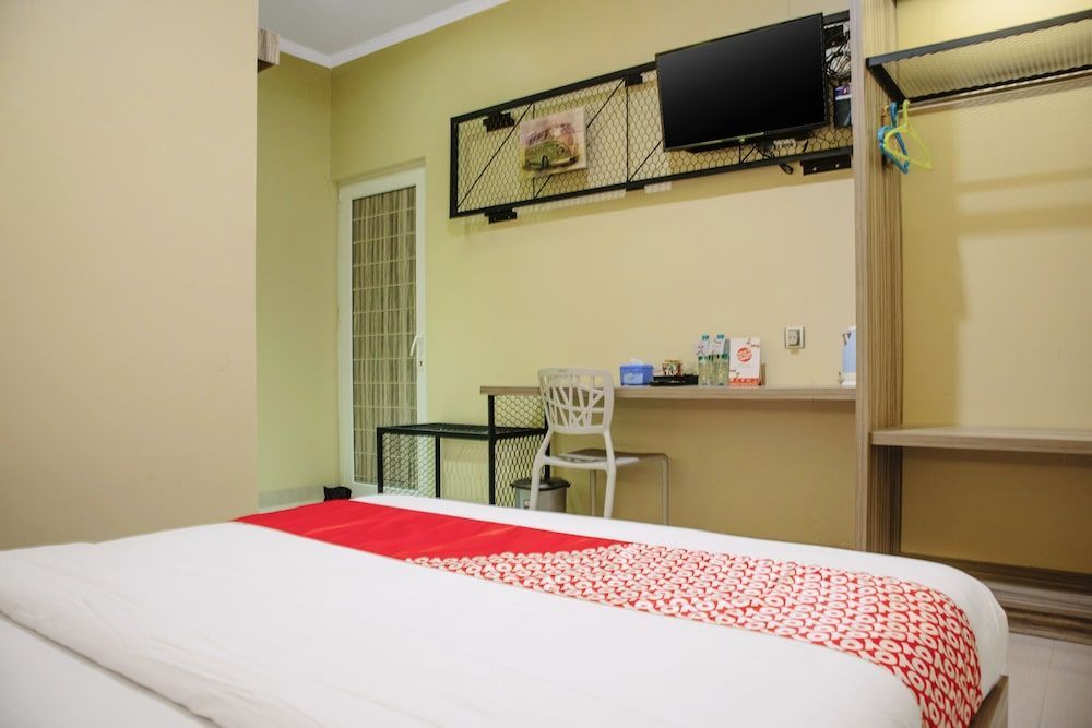Купанг: Oyo 1517 Madagascar Hotel