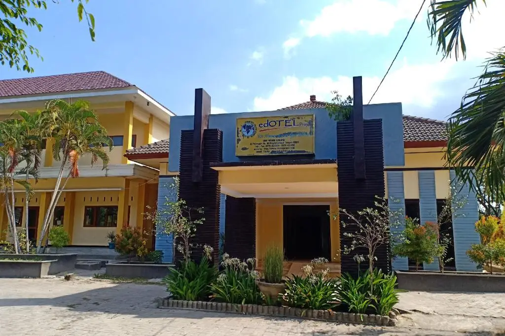 Прайя: OYO 1732 Edotel Praya Syariah