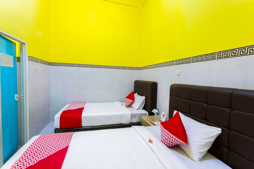 Матарам: OYO 1427 Azzahra Guest House Syariah